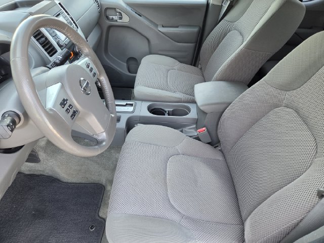 Used 2016 Nissan Frontier SV w/ SV Value Truck Package RWD image 16