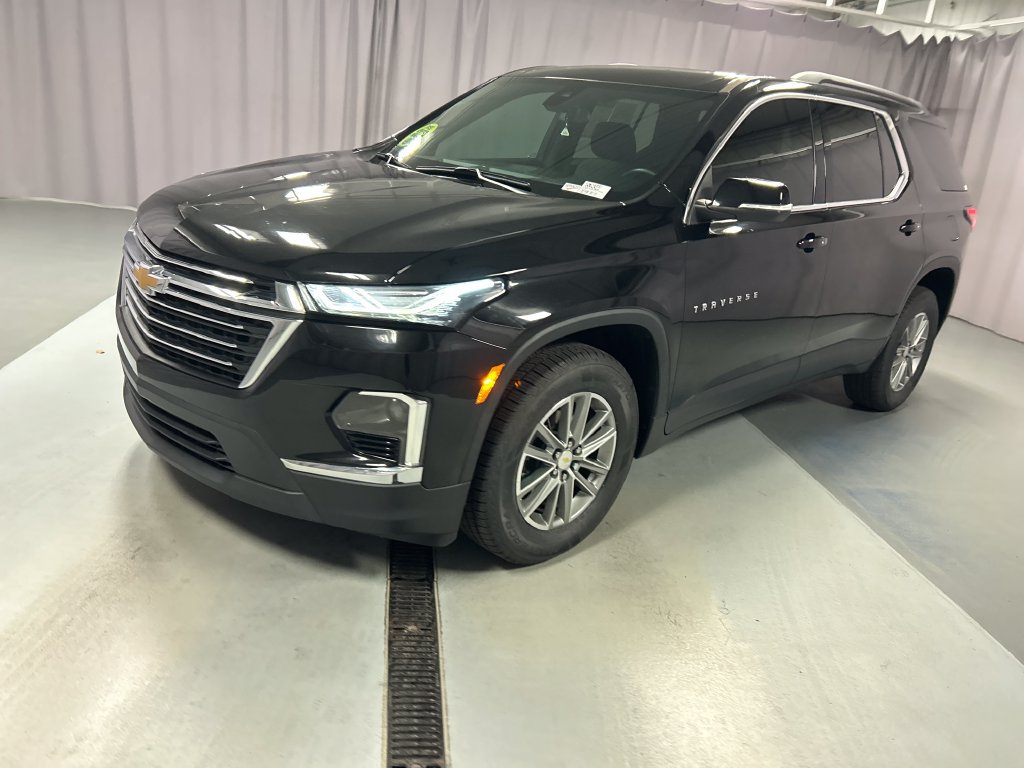Used 2023 Chevrolet Traverse LT FWD image 3