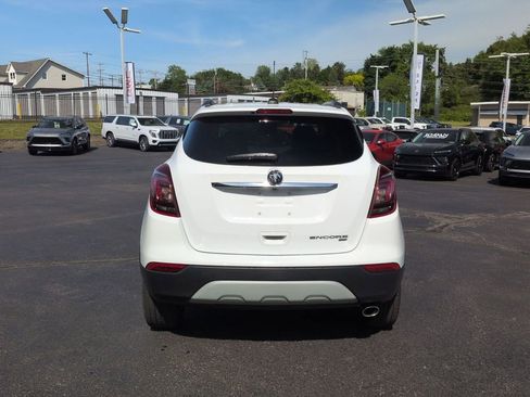 Used 2022 Buick Encore Preferred AWD/4WD image 6