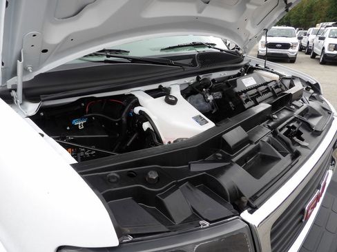 Used 2024 GMC Savana 2500 w/ Driver Convenience Package image 37