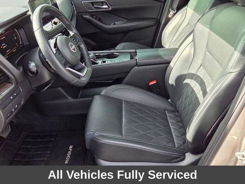 Used 2024 Nissan Rogue Platinum w/ Platinum Premium Package FWD image 9