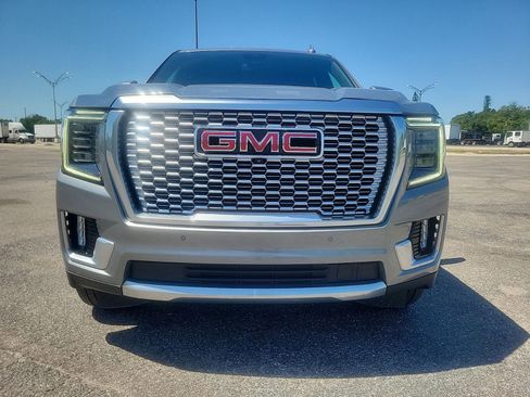 Used 2023 GMC Yukon Denali AWD/4WD image 4
