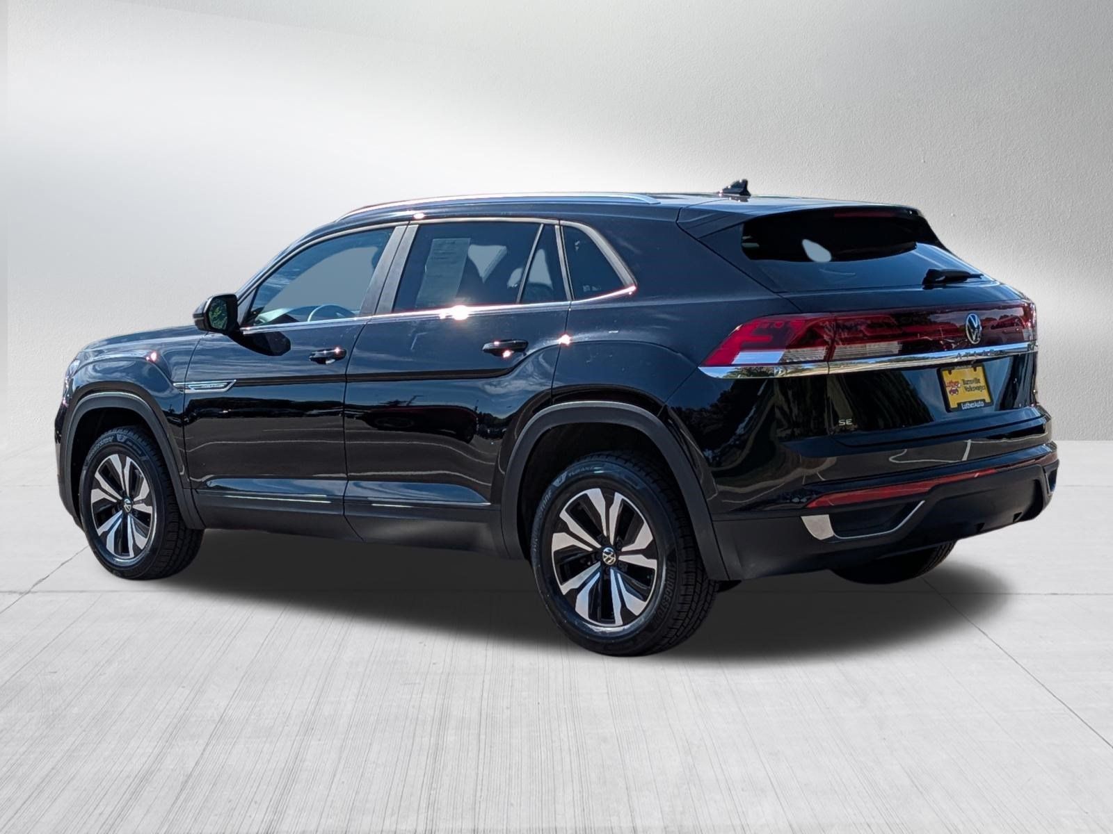 Certified 2024 Volkswagen Atlas Cross Sport SE AWD/4WD image 5