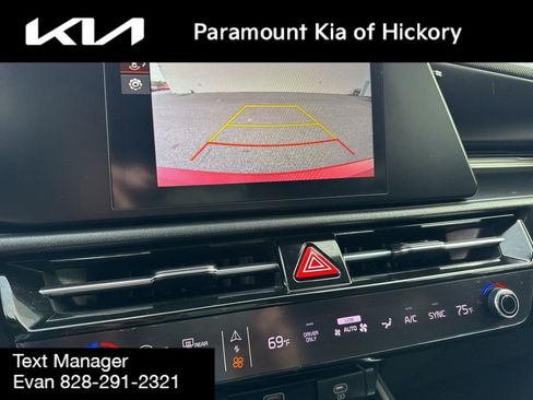 Used 2023 Kia Niro LX image 17