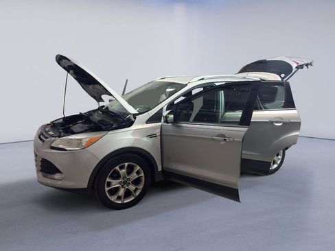 Used 2014 Ford Escape Titanium FWD image 9
