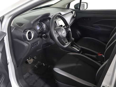 Used 2025 Nissan Versa S FWD image 19