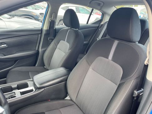 Used 2025 Nissan Sentra SV image 35