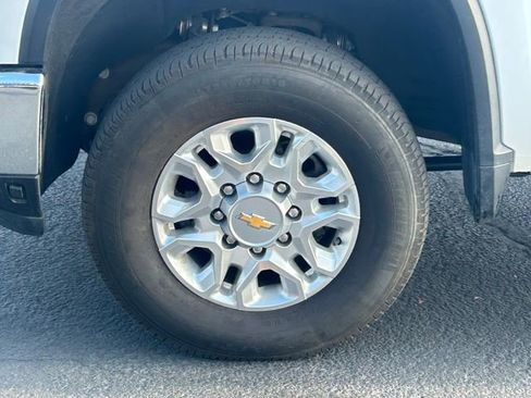 Used 2024 Chevrolet Silverado 3500 LT AWD/4WD image 13