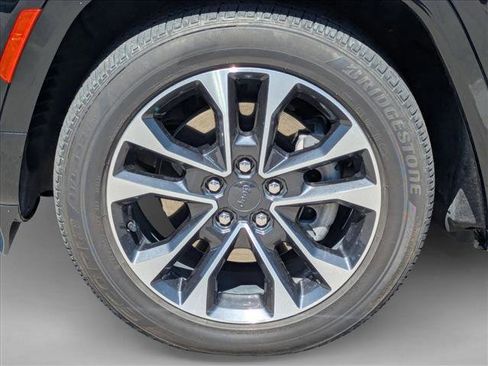 Used 2023 Jeep Grand Cherokee Overland AWD/4WD image 21
