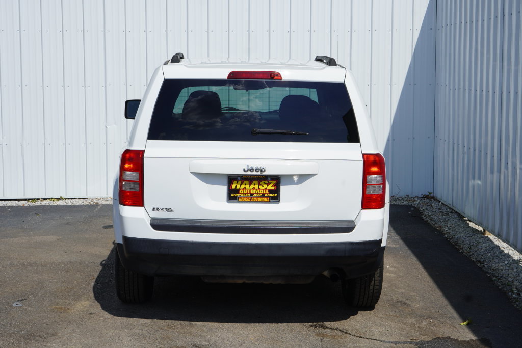 Used 2015 Jeep Patriot Sport w/ Power Value Group FWD image 5
