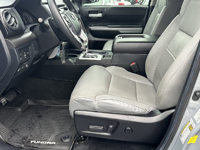 Used 2020 Toyota Tundra SR5 w/ SR5 Leather Package AWD/4WD image 18