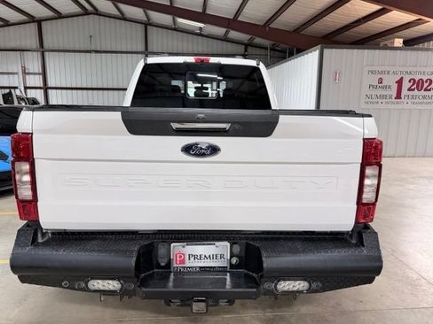 Used 2020 Ford F250 Lariat w/ Lariat Value Package AWD/4WD image 4
