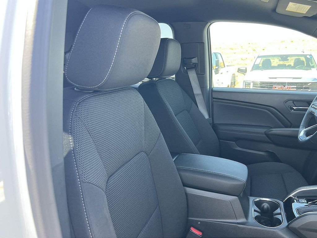 New 2026 GMC Canyon Elevation w/ Technology Package AWD/4WD image 29