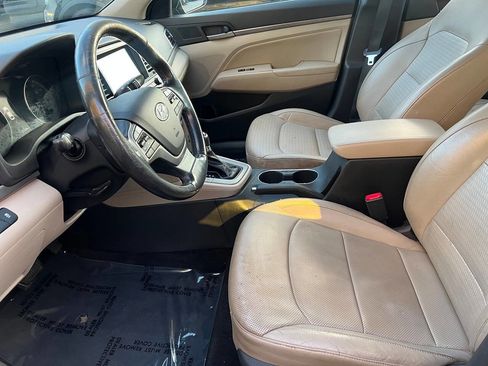 Used 2017 Hyundai Elantra Limited w/ Limited Tech Package 04 FWD image 8