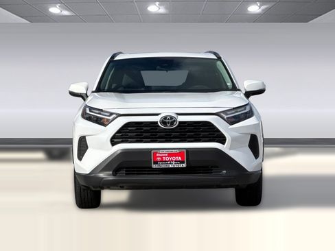 Used 2025 Toyota RAV4 XLE image 5
