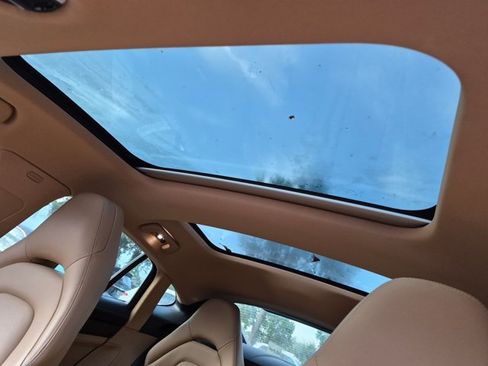Used 2020 Porsche Panamera RWD image 13