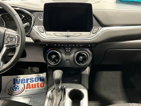 Used 2025 Chevrolet Blazer LT image 25