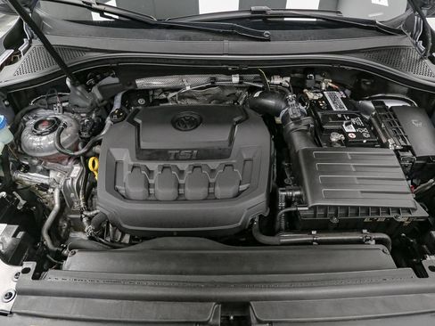 Certified 2023 Volkswagen Tiguan SE R-Line FWD image 16