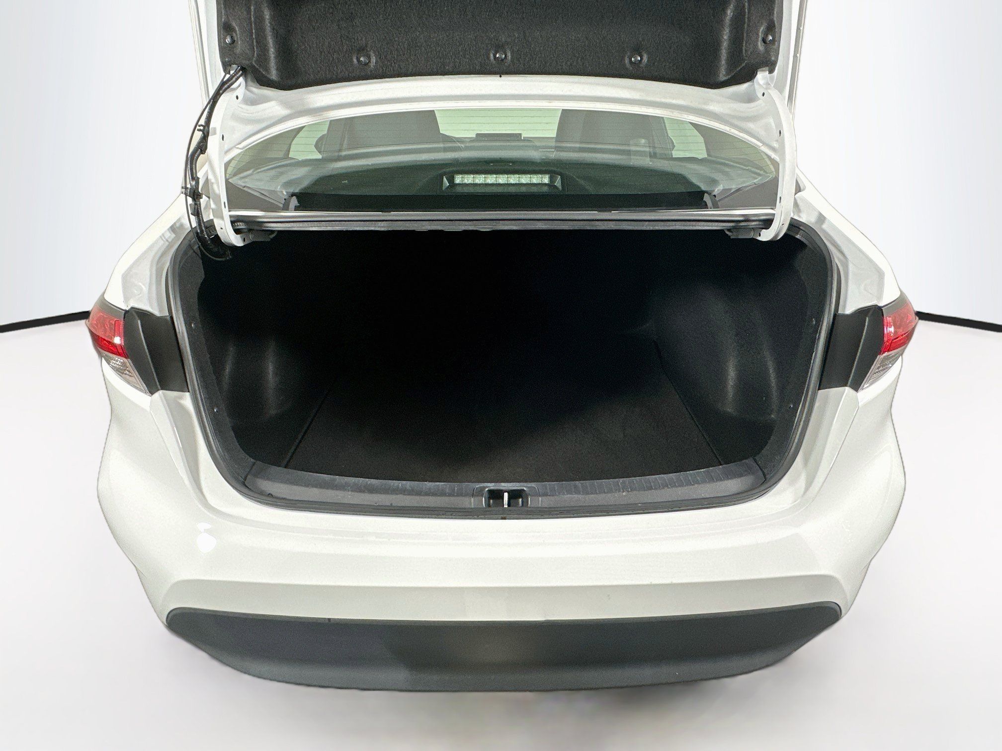 Used 2024 Toyota Corolla LE FWD image 27