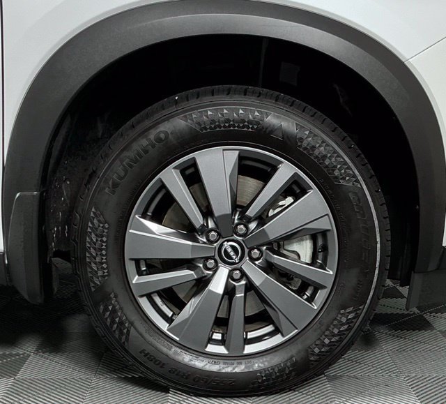 Used 2025 Nissan Pathfinder SV w/ SV Premium Package FWD image 8