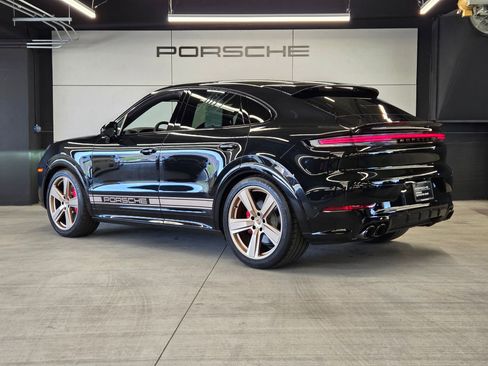 Certified 2025 Porsche Cayenne GTS image 3