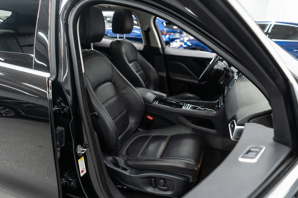 Used 2018 Jaguar F-PACE Prestige AWD/4WD image 11
