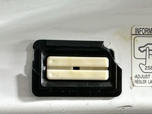 Used 2018 Toyota RAV4 SE w/ Power Extra Value Package FWD image 29