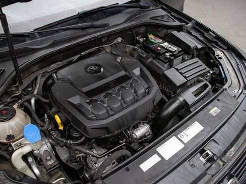 Used 2018 Volkswagen Passat 2.0T R-Line image 29