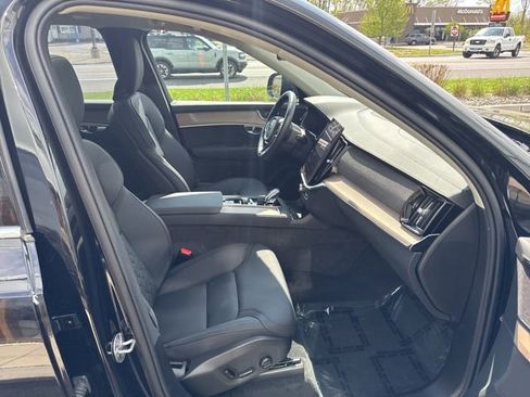 Certified 2025 Volvo XC90 B6 Plus AWD/4WD image 14