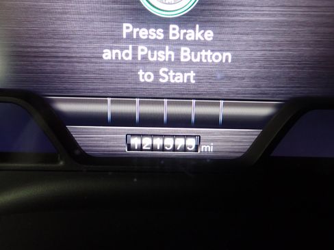 Used 2021 RAM 1500 Laramie image 16