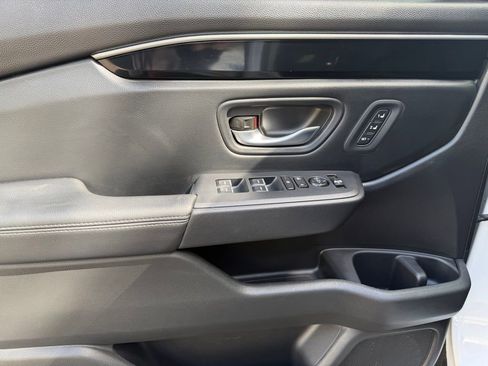 Certified 2025 Honda Pilot Touring image 17