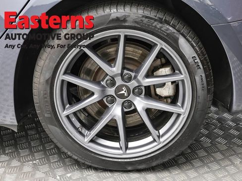 Used 2023 Tesla Model 3 Standard Range image 8