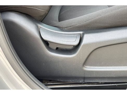Used 2021 Hyundai Venue SE FWD image 23