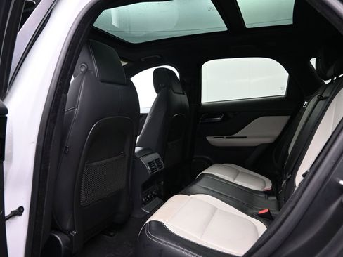 Used 2017 Jaguar F-PACE R-Sport image 27