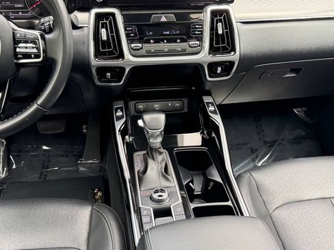 Certified 2022 Kia Sorento SX AWD/4WD image 15