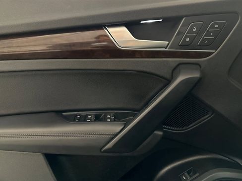 Used 2019 Audi Q5 Premium Plus image 12