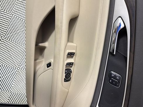 Used 2017 Lincoln MKZ Select w/ Technology Package FWD image 9