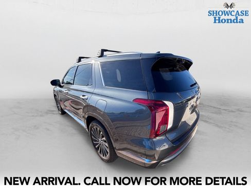Used 2023 Hyundai Palisade Calligraphy w/ Cargo Package FWD image 4