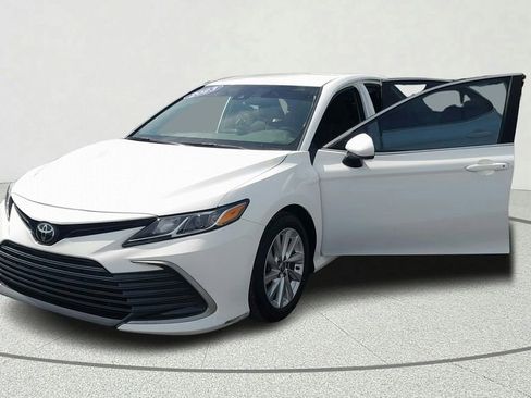 Used 2023 Toyota Camry LE FWD image 10
