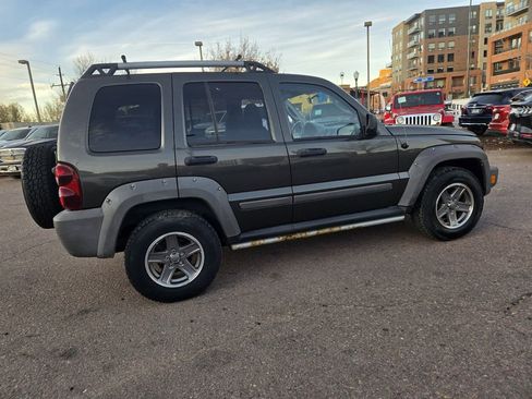 Used 2005 Jeep Liberty Renegade image 11