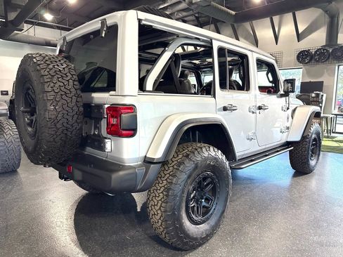 Used 2022 Jeep Wrangler Unlimited Rubicon w/ Xtreme Recon 35" Tire Package image 20