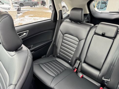 Used 2024 Ford Edge SEL w/ Convenience Package image 27