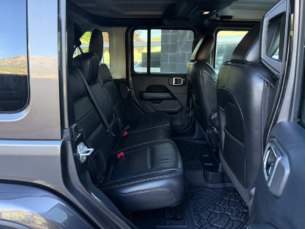 Used 2018 Jeep Wrangler Unlimited Sahara w/ Uconnect 4C Nav & Sound Group AWD/4WD image 39