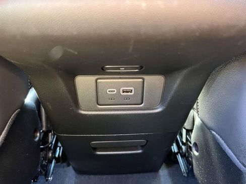 Used 2025 Cadillac XT6 Premium Luxury FWD image 13