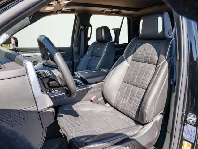 Used 2026 Cadillac Escalade V AWD/4WD image 11
