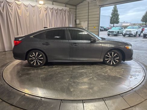 Used 2022 Honda Civic EX image 4