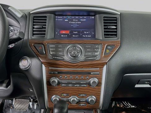 Used 2018 Nissan Pathfinder Platinum image 13