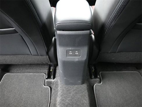 Used 2025 Nissan Kicks SR image 23