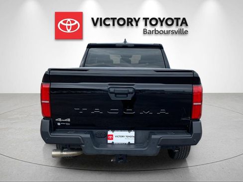 Used 2025 Toyota Tacoma SR w/ SR Upgrade Package AWD/4WD image 4