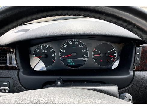 Used 2013 Chevrolet Impala LTZ FWD image 29